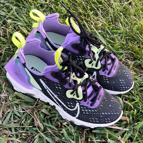 Nike shoes Kids react vision gravity Black and Purple Sneakers 5.5
